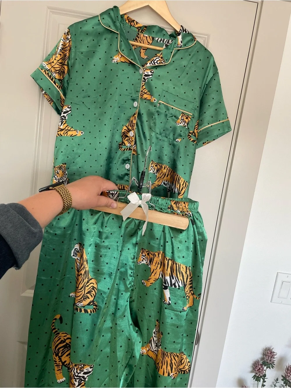 Green Tiger Print Women's Pajama Set